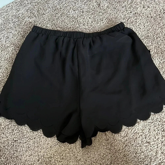 LC Lauren Conrad Black Scallop Shorts - Picture 3 of 5